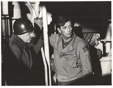 Original Press Photo Of Robert Mitchum And Arthur Kennedy ( CAH )