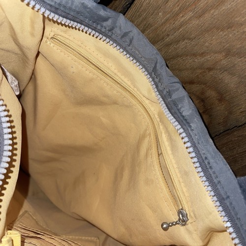 BAGGALLINI crossbody bag, Gray with Yellow lining, 10” x 9“ x 2 - Picture 5 of 7