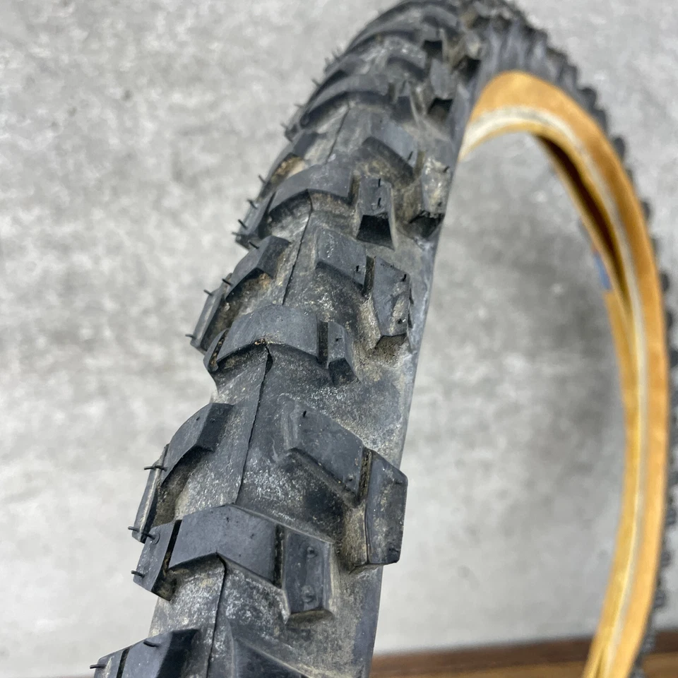 Pneu Vintage Tioga Psycho TT 26 x 1.95 Orphan Single Tomac HTF 1990s MTB ATB - Imagem 4 de 4