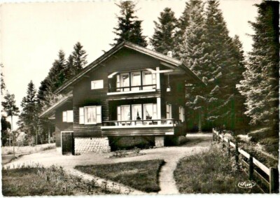 43 .. POOL -BAHNHOF . STRASSE DES STUHLS GOTT UND DIE HÜTTE '' TANNENZAPFEN ''