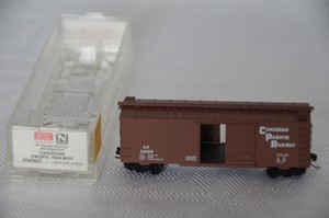 N-Scale-MICRO-TRAINS-20436-2-CANADIAN-PACIFIC-40-039-Single-Door-Box-Car-CP-51059