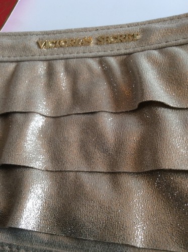 Victoria's Secret Gold Shimmer Clutch Makeup Travel Bag Handbag Amber Romance - Picture 4 of 9