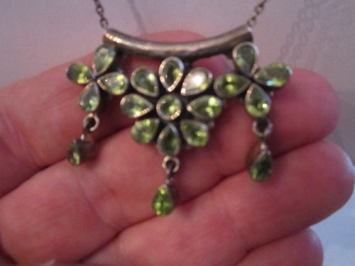 PERIDOT PENDANT/NECKLACE - STERLING SILVER - 20 FACETED PEAR SHAPE GEM STONES - Picture 2 of 7
