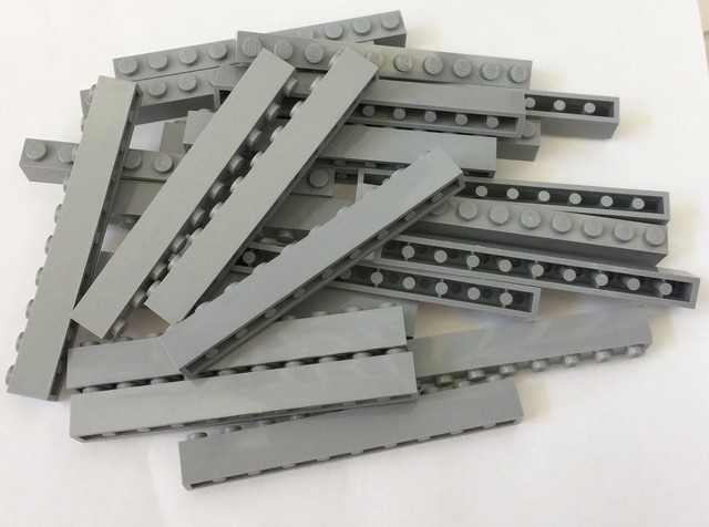 Lego New X2 Light bluish gray garage with trans-clear rollers,white handle part