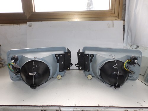 ALFA ROMEO ALFETTA 2.0 QUADRIFOGLIO ORO 82/83 - FARI DX E SX CON TERGIFARI SIEM - Imagen 3 de 3