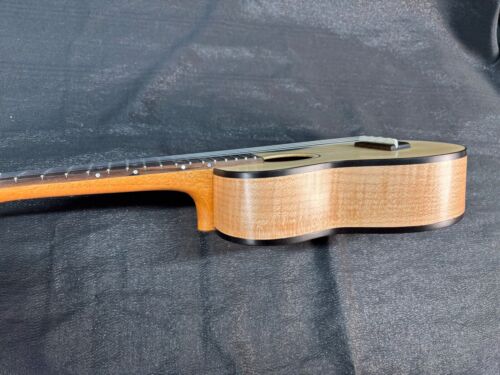 Soprano ukulele with Maple and Spruce - Picture 2 of 7