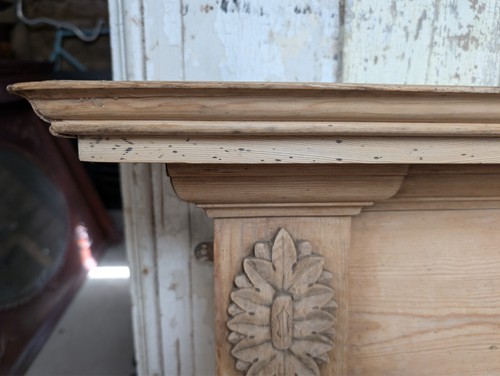 ELEGANT RECLAIMED STRIPPED PINE FIRE SURROUND WITH HARDWOOD CARVED DETAIL FS0394 - Picture 14 of 14