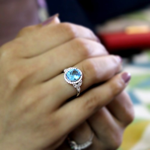 Natural Topacio Azul Cielo Ovalado Halo Anillo de Compromiso 925 Sterli Meaniful - Imagen 2 de 10