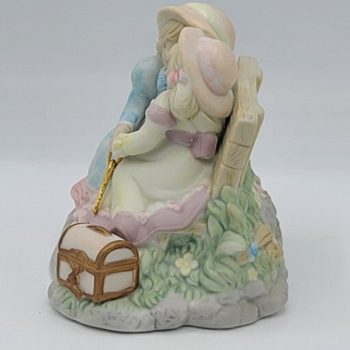 Enesco Porcelain Musical 2 Girls That’s What Friends Are For Music Box  - Picture 8 of 11