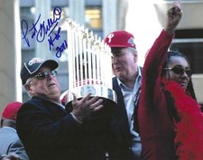 Autographed 8x10 PAT GILLICK HOF 2011 Philadelphia Phillies photo - COA