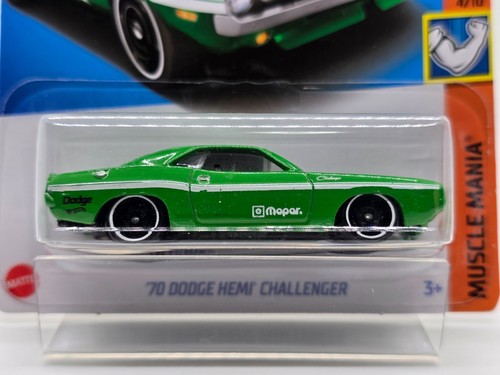 2023 Hot Wheels '70 Dodge Hemi Challenger Green Muscle Mania 1:64 Diecast - Picture 2 of 7