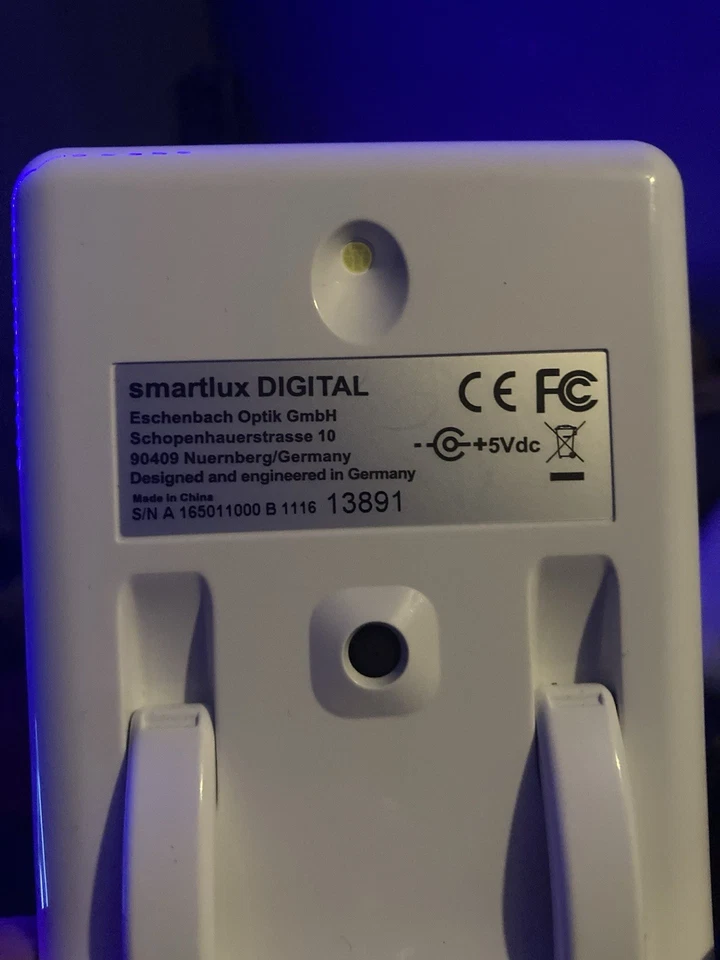 Lupa portátil digital Eschenbach Smartlux 5 modos con estuche manual cargador Foto 4 de 4