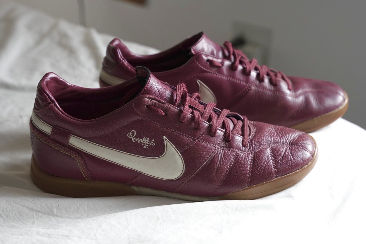 Nike R10 Ronaldinho Indoor Red 9.5 | eBay