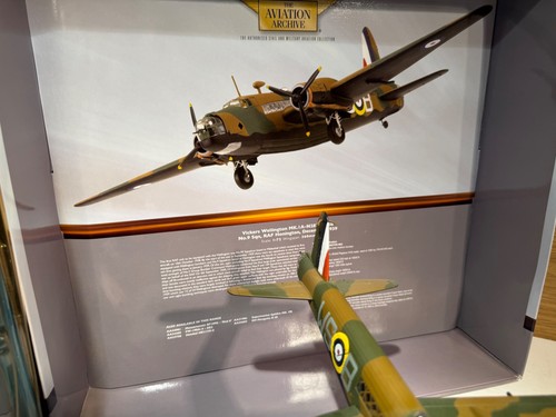 CORGI  1/72  VICKERS WELLINGTON RAF HONNINGTON NO.9 SQN AA34801 - Picture 14 of 23