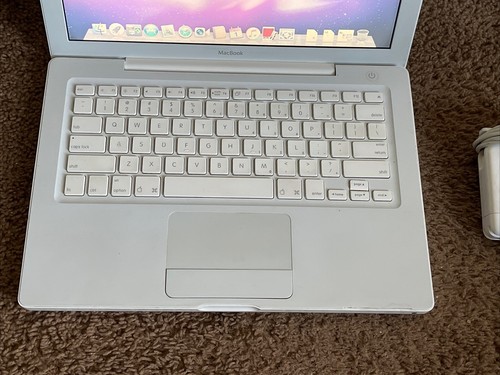 Apple MacBook A1181 13" 2.13ghz Core 2 Duo 120gb SSD DVD Drive Mac OSX Lion NICE - Picture 3 of 11