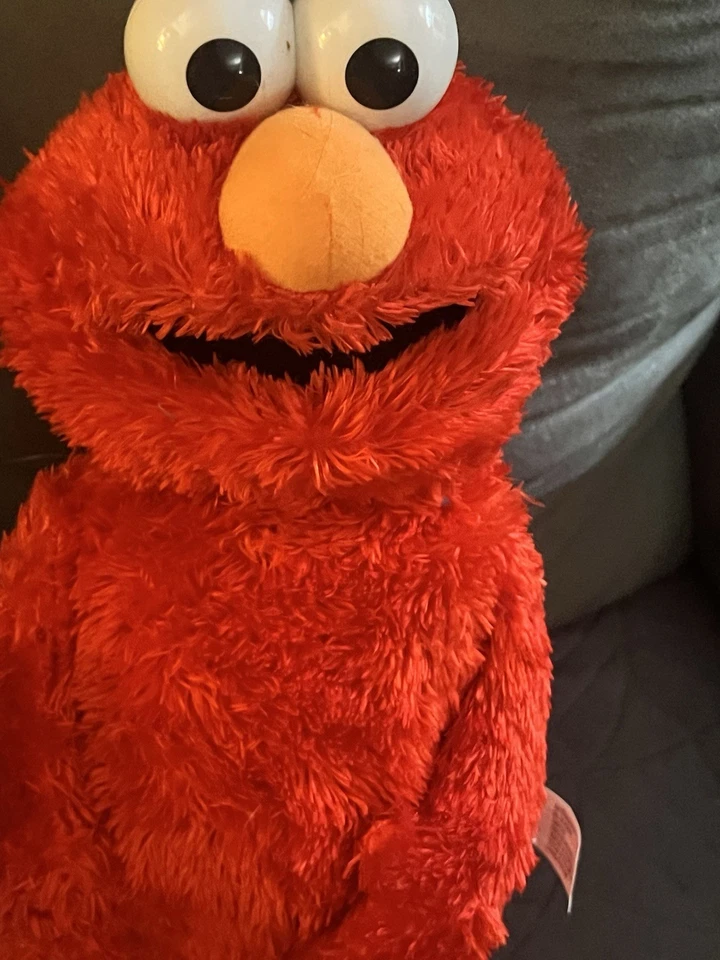 Peluche de colección Tickle Me Elmo 2005 Plaza Sésamo Laugh Talk Walk TMX funciona 15"" Foto 2 de 4