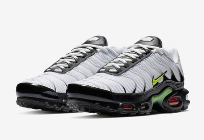 NIB DS Sz 13 Nike Air Max Plus SE Black Volt Athletic Running Sneakers AJ2013100