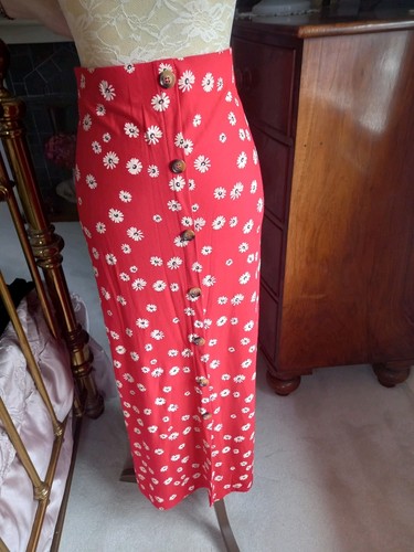 Ladies Red Floral Patern Maxi Skirt Size 20 Unwanted Gift - Picture 3 of 3