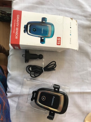 Fashion S19 W15 Two wireless car charging modes - Photo 2 sur 7