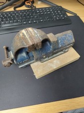 Triumph-60 Schraubstock DRGM