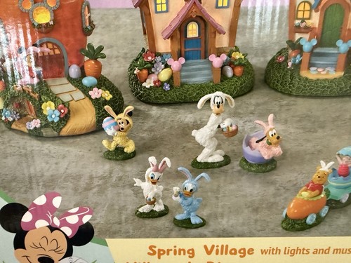 Disney Spring Village 13-Piece Figurine Set NIB - Picture 6 of 8