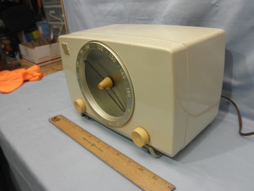 Radio tubo baquelita calidad museo MCM 1950 MOTOROLA 5X12U reparado - Imagen 4 de 10