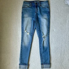 Universal Thread Jeans Women’s High Rise Skinny Size 2 Distressed