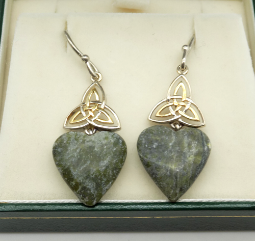 Sterling Silver Connemara Marble Irish Dangle Earrings Heart Trinity Knot in Box - Afbeelding 1 van 6