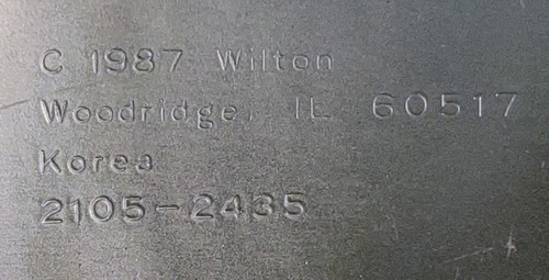 Wilton Sunny Bunny (w/bow) 2105-2435 Aluminum Baking Cake Pan in Great Condition - Picture 3 of 3