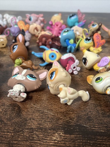 Littlest Pet Shop Hasbro LPS Figures Lot Of 37 Dogs Cats 2000s - Picture 12 of 19
