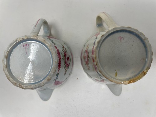 Pair 2.5” New Hall Type Pearlware Creamers Cups Rose Pattern 171 ~1800 Handle - Picture 6 of 13