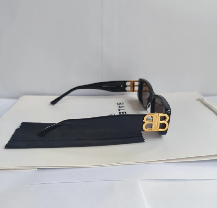 Óculos de sol unissex autêntico Balenciaga BB0096S preto/cinza aro completo retangular - Imagem 4 de 4