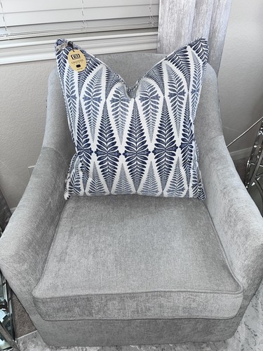 2-NWT CALLISTO HOME DECORATIVE THROW PILLOWS - Picture 14 of 23
