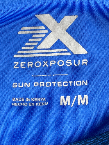 Camisa para hombre talla M azul y negra protección solar ajuste elástico de Zeroxposur - Imagen 4 de 6