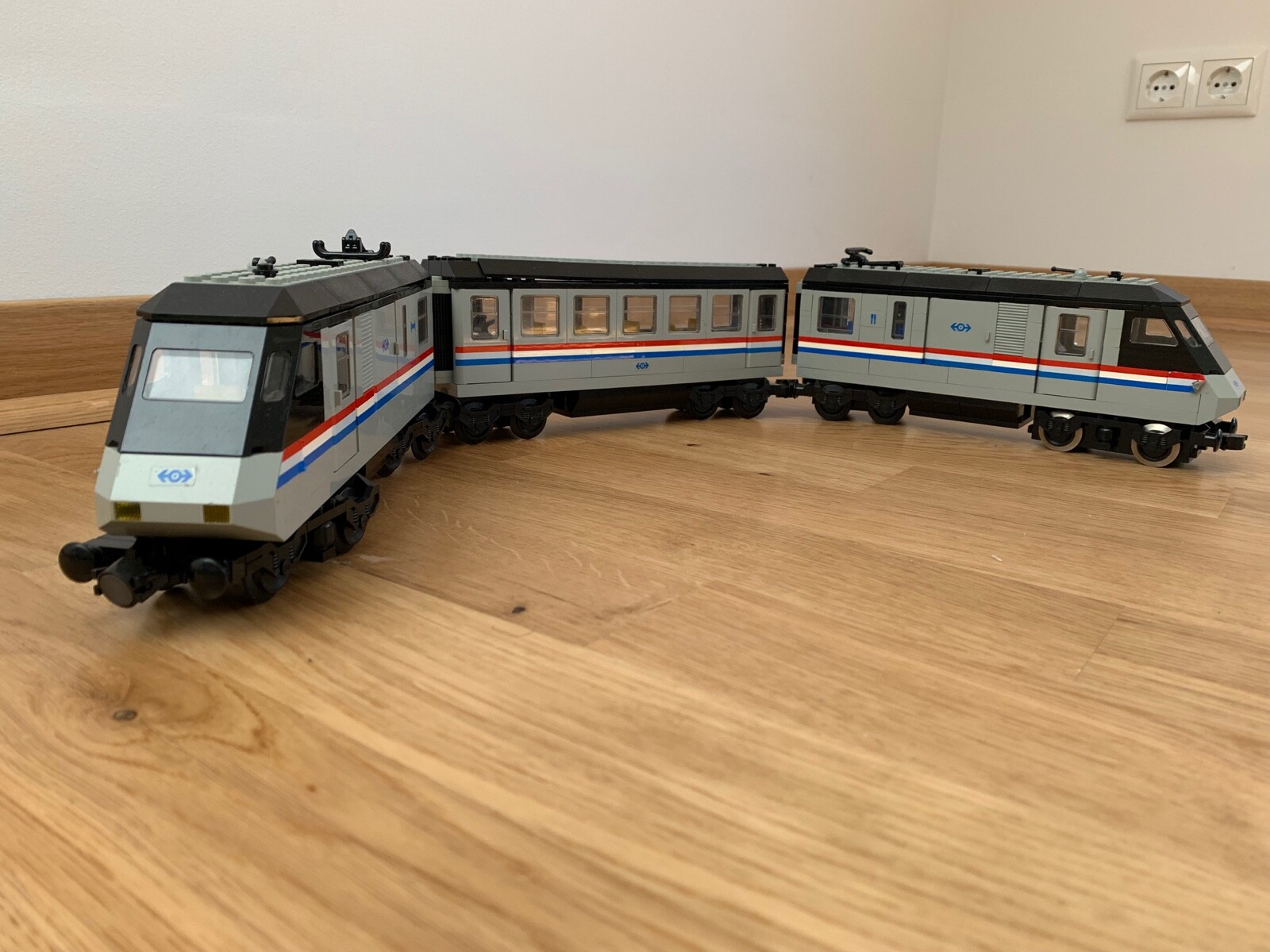 Lego Eisenbahn Eisenbahn Eisenbahn 4558 Metroliner 9V komplett Top ICE Hochgeschwindigkeitszug 5483e7 Lego Eisenbahn Eisenbahn Eisenbahn 4558 Metroliner 9V komplett Top ICE Hochgeschwindigkeitszug 5483e7