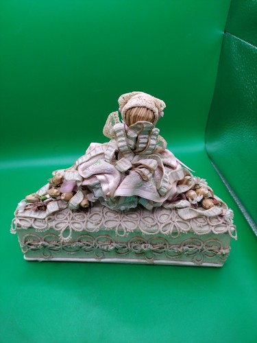 Rare Vintage Doll Top Of Box Jewelry Half Circle Lace Wood Head. - Picture 6 of 11