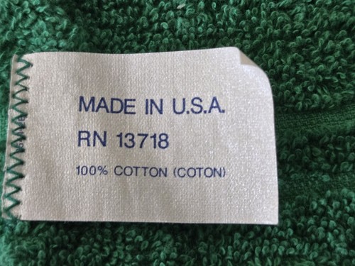 2 Vintage Christmas Green Bathroom Towels 1 Wreath-1 Christmas Tree. Made In USA - Picture 3 of 5