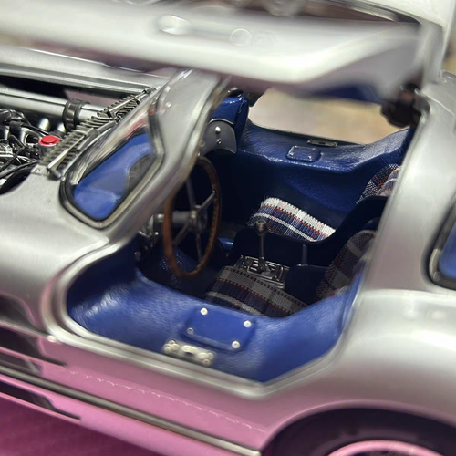 Mercedes-Benz 300 SLR Coup 1955 blue interior in 1:18 scale by CMC - Picture 3 of 12