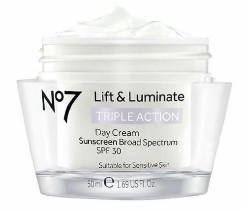 No7 Lift And Luminate Triple Action Day & Night Cream SPF30 50ml - 第 4/10 張圖片