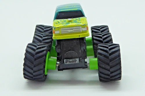 Micro Machines Vintage Galoob RARE 1993 Insane Green 6 Wheeler Monster Truck - Picture 4 of 8