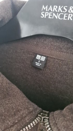 Uniqlo khaki 1/4 zip fleece size S - Picture 2 of 4