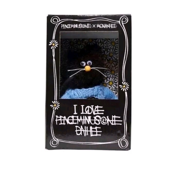 G-Dragon PEACEMINUSONE X MONAMHEE Plush KeyRing 2 Type Set G-Dragon PEACEMINUSONE X MONAMHEE Plush KeyRing 2 Type Set