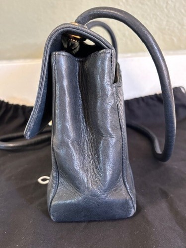 VINTAGE Chanel Black Vertical Quilted Lambskin Vintage Classic Single Flap Bag - Picture 5 of 22