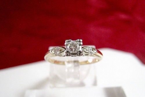 FIRST LADY 14K YELLOW GOLD THREE DIAMOND 0.20 CTW ENGAGEMENT RING SIZE 6.75 - Picture 10 of 11