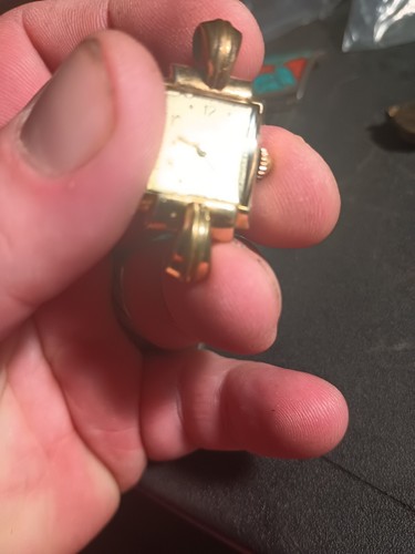 Fond Acier Inoxydable Ladies Watch. Gold colored. Non Working
