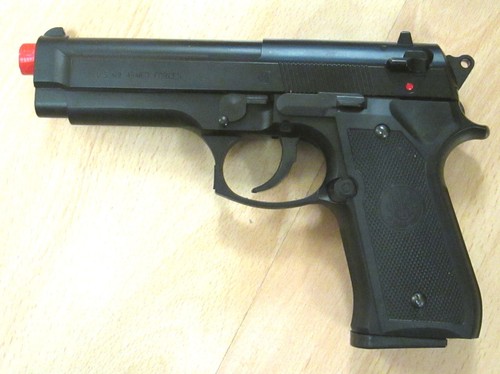 Umarex Airsoft Softair Pistole Beretta M9 World Defender 0,5 Joule manuell Feder - Bild 3 von 5