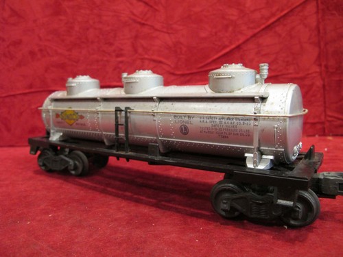 CLEAN Vintage (1950's) Lionel #6415 Sunoco 3 Dome Tank Car - Picture 6 of 11
