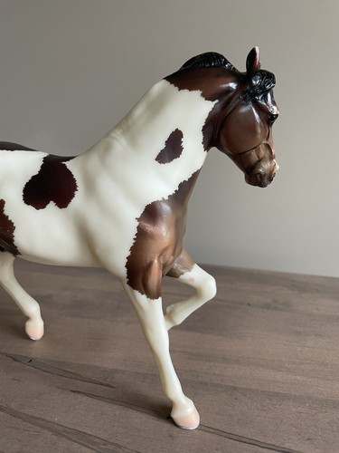 Breyer Traditional Model Horse LET'S GO RIDING #1298 Cody Ranch Horse Bay Pinto - Picture 8 of 14