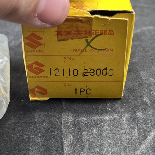 RR@1.36 NOS Suzuki RV90 RV 90 72-74 Standard Bore Piston Factory OEM 12110-23000 - Picture 8 of 9