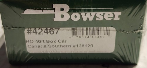 Bowser HO Scale 40ft Box Car Canada Southern #138120  - Picture 2 of 2